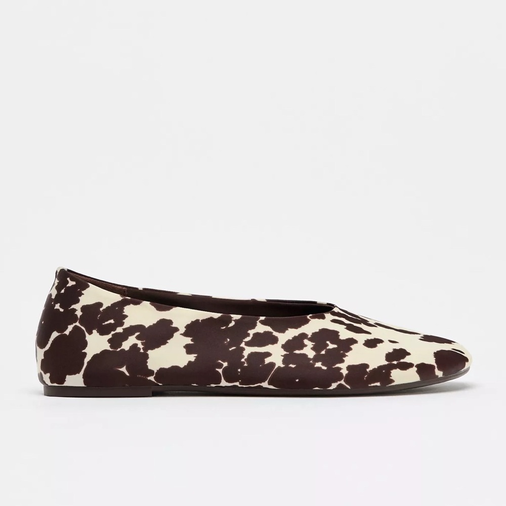 BNWOT Zara Cow Print Flats